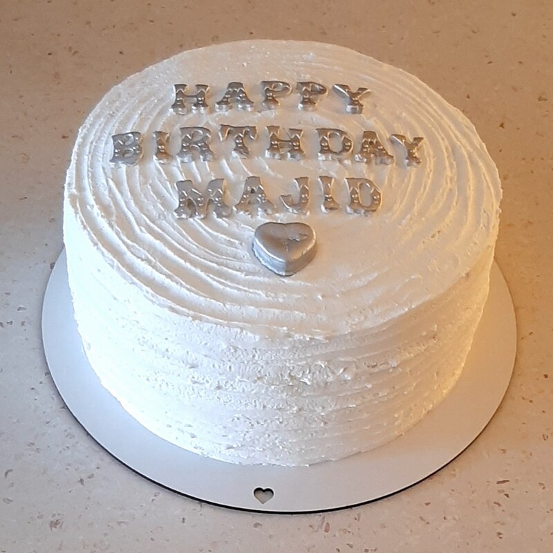 کیک خامه ای  سفید موجدار(هزینه ارسال بصورت پسکرایه بعهده مشتری)