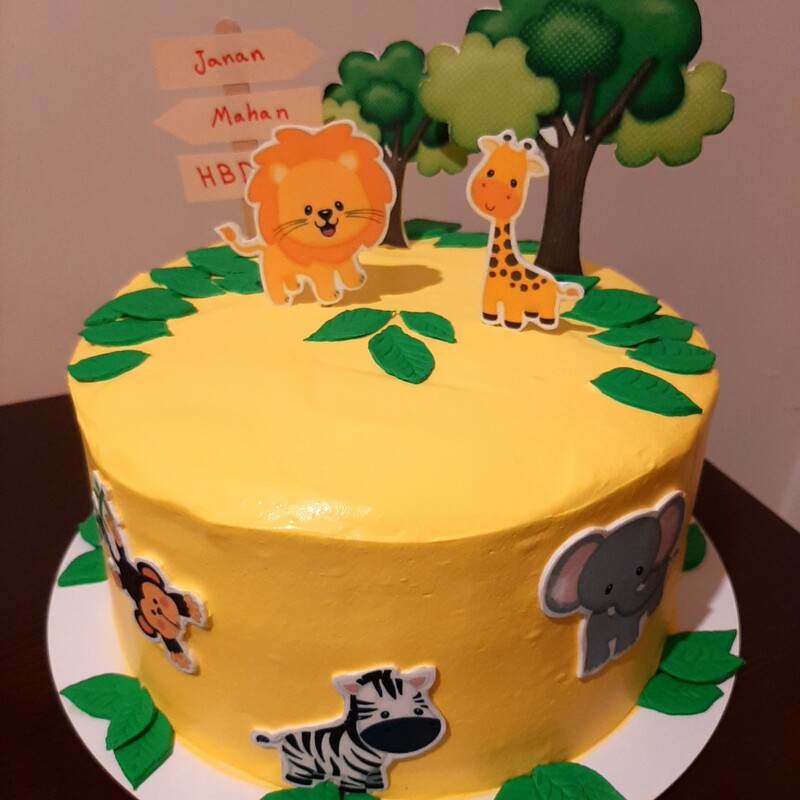 کیک خامه ای تولد  با تصاویر خوراکی حیوانات (هزینه ارسال بصورت پسکرایه بعهده مشتری هنگام تحویل )