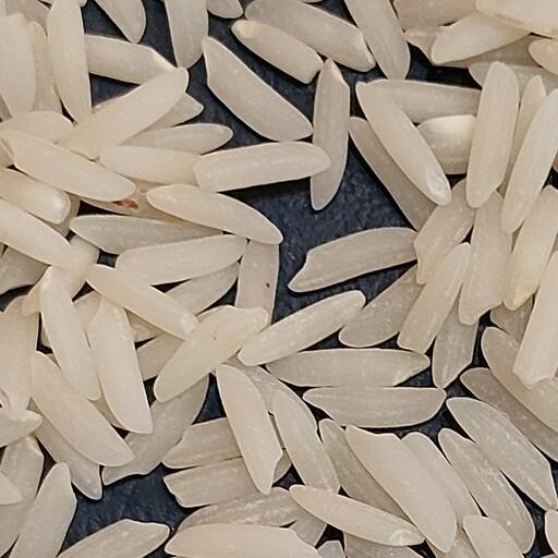 برنج هاشمی محلی گیلان محصول امسال سرالک و نیم دانه در بسته بندی های مختلف