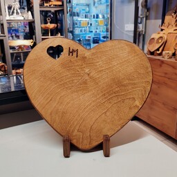 تخته  سرو مدل قلب سایز متوسط چوب روس قابل شستشو 