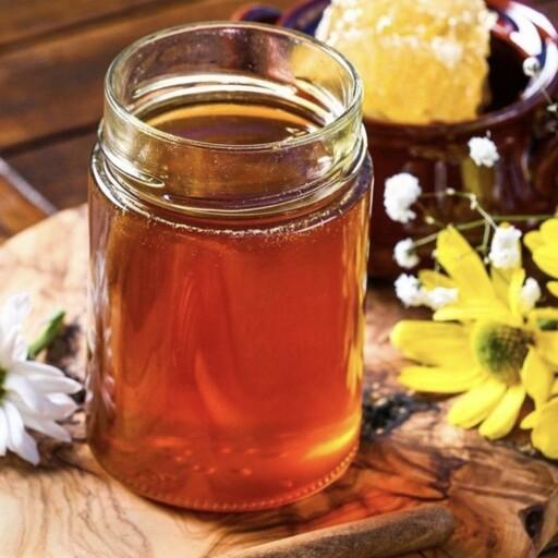 عسل طبیعی کنار یک کیلو