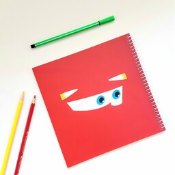 دفتر نقاشی فانتزی 40 برگ جلد مقوایی ابعاد 20x20 سانت خشتی مربعی دخترانه پسرانه سیمی فنری چشم و ابرو بامزه رنگ جلد قرمز 