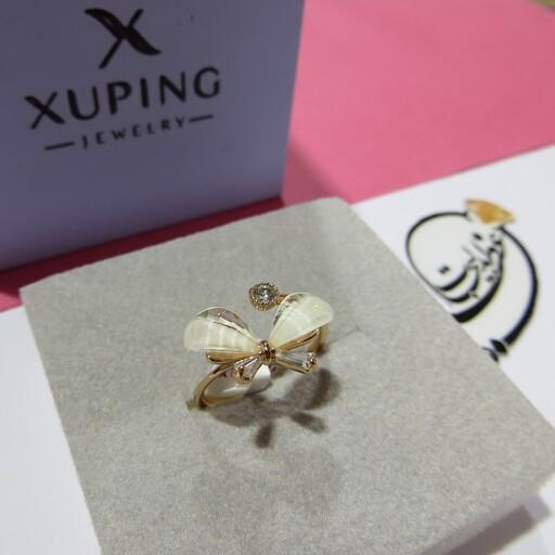 انگشتر  زنانه از جنس مس روکش طلا  از برند ژوپینگ Xuping رنگ ثابت کاملا مشابه طلا طرح پروانه یا پاپیون  نگین دار سایز 8و9