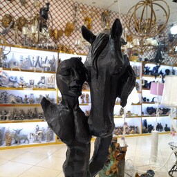 مجسمه اسب و مرد ، مجسمه آدم و اسب پلی استری مشکی