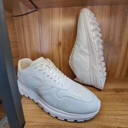 کفش اسپرت چرمی بزرگپا مردانه رنگ سفید و مشکی 41 تا 47 موجود در کفش پاپوش بهبهان 