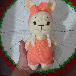 عروسک دستبافت خرگوش بلا بافته شده با بهترین کاموا و الیاف ضد حساسیت مناسب کودک 