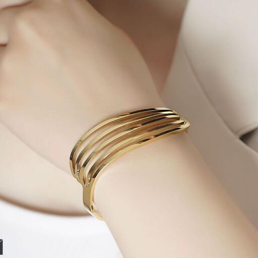 دستبند تمام استیل رنگ ثابت کیفیت عالی شیک و رنگ طلایی و نقره ای موجود 