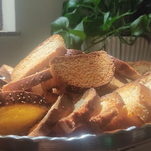 نان سوخاری تازه با طعم هل و زعفران خانگی خوشمزه ترد 