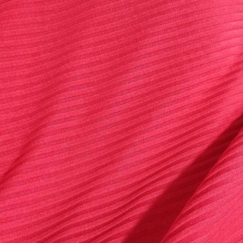 پارچه تریکو آکاردیونی رنگ قرمز عرض 180 سانتیمتر جنس نرم لطیف