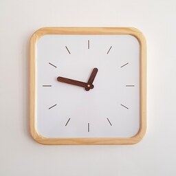 ساعت دیواری چوبی مدل مهسا - چوب نراد - زمینه سفید