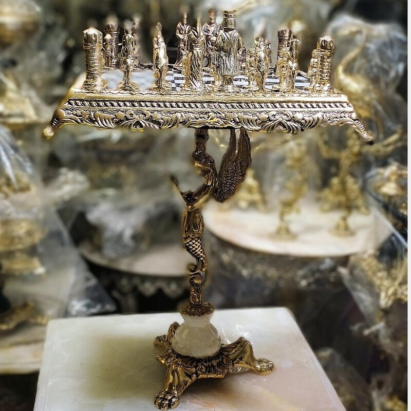 شطرنج فرشته برنزی با پایه سنگ قابل استفاده روی زمین و میز
