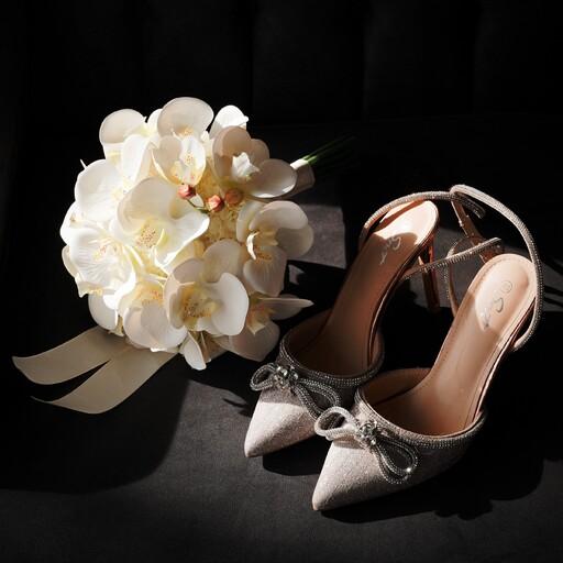 دسته گل عروسی ارکیده، گل مصنوعی  سفید مناسب نامزدی عقد عروسی فرمالیته، ارکیده لمسی شیک