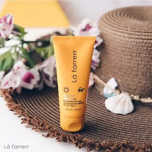 ضدآفتاب spf50 بی رنگ پوست خشک لافارر