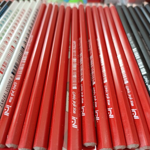 مداد قرمز البرز مداد ایرانی مداد دوست دار محیط زیست تولید ملی کالای ایرانی مداد با کیفیت 