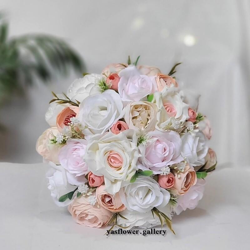 دسته گل مصنوعی عروس با ترکیب رنگ ملیح و ملایم