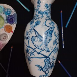گلدان قلم آبی  نقاشی با دست و روی ظروف دیگر  در طرح ها و رنگ های مختلف پذیرفته میشود 