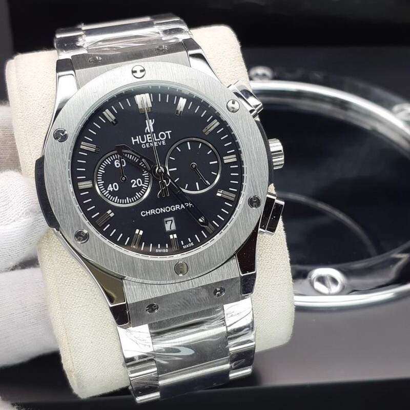 HUBLOT یک شرکت مطرح ساعت سازی سوئیسی می باشد که توسط کارلو کروکو تاسیس شد.برند هابلوت زیر مجموعه کمپانی فرانسوی LVMH می 