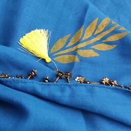 شال  نخی بهاره مدل گل گندم  به رنگ آبی و کار دست نقاشی