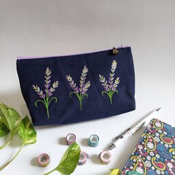 جامدادی کیف آرایش گلدوزی شده با دست طرح سه شاخه گل سنبل  