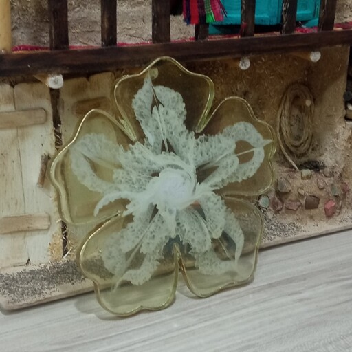 زیر لیوانی رزینی طرح گل سه بعدی اندازه سیزده سانت