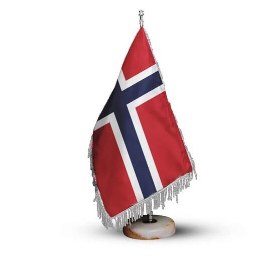 پرچم رومیزی کشور نروژ ریشه زرد با پایه سنگی افرا توس