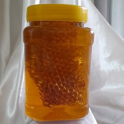 عسل چند گیاه با موم خود بافت     