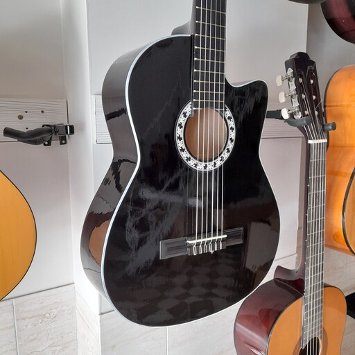 گیتار کینگ طرح گیتار یاماها c70 با کیف گیتار(با اکشن عالی ) با ضمانت همراه ارسال رایگان تخفیف عیدانه نوروز