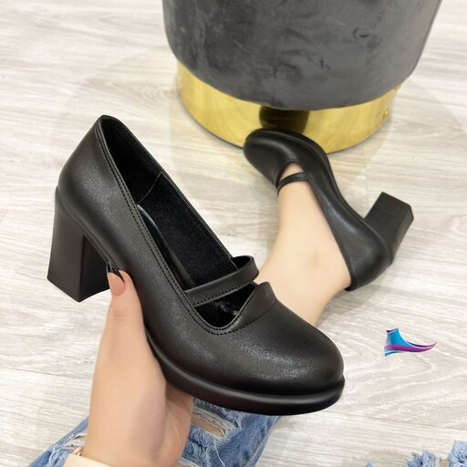 کفش مجلسی 
کد 112 
قالب استاندارد 
پاشنه 7 سانت
کیفیت عالی 
Size37ta41