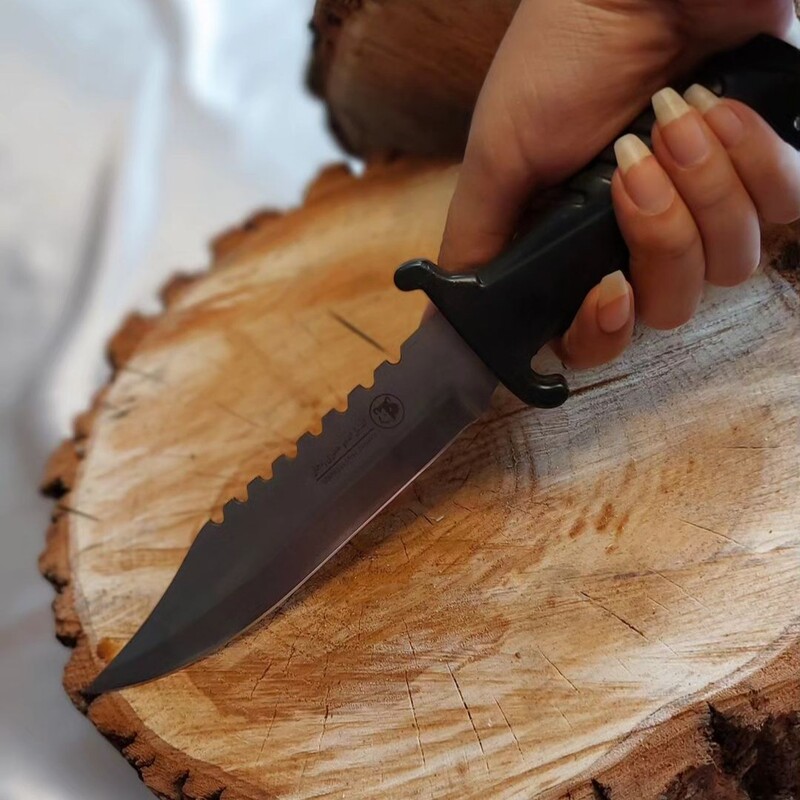 چاقوی شکاری زنجان جنس تیغه استیل درجه یک جنس دسته پلی کربن بسیار مقاوم و کاربردی طول کلی 32 سانت با غلاف کمری چرمی