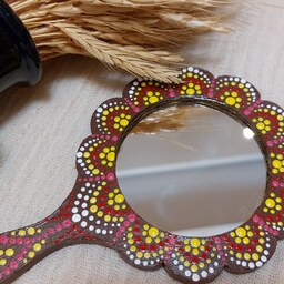 آینه چوبی تزئینی طراحی شده با دست