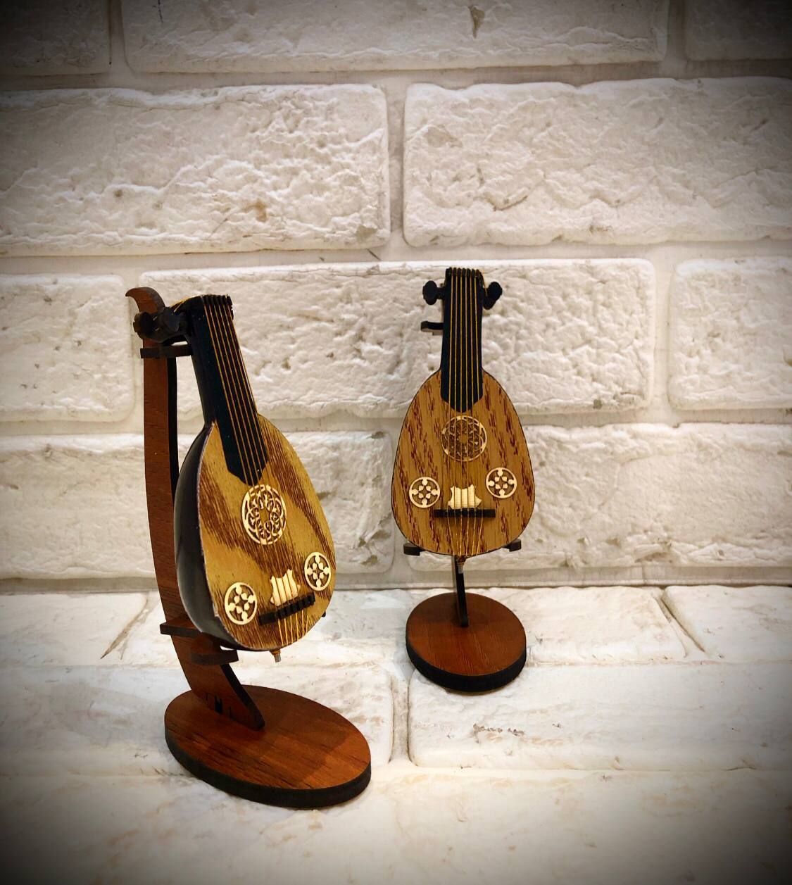 ساز عود دکوری (پست پیشتاز پس کرایه)