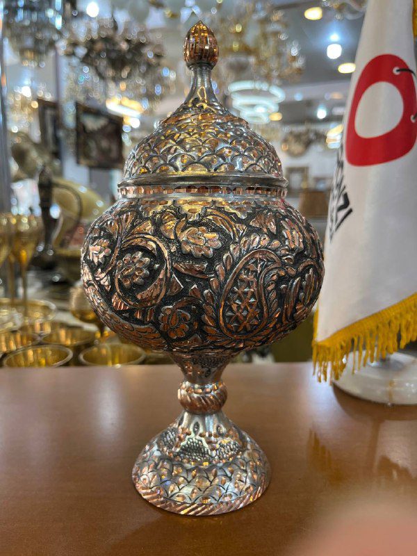 شکلات خوری درب دار مسی سفید قلم و تراش 25 سانت