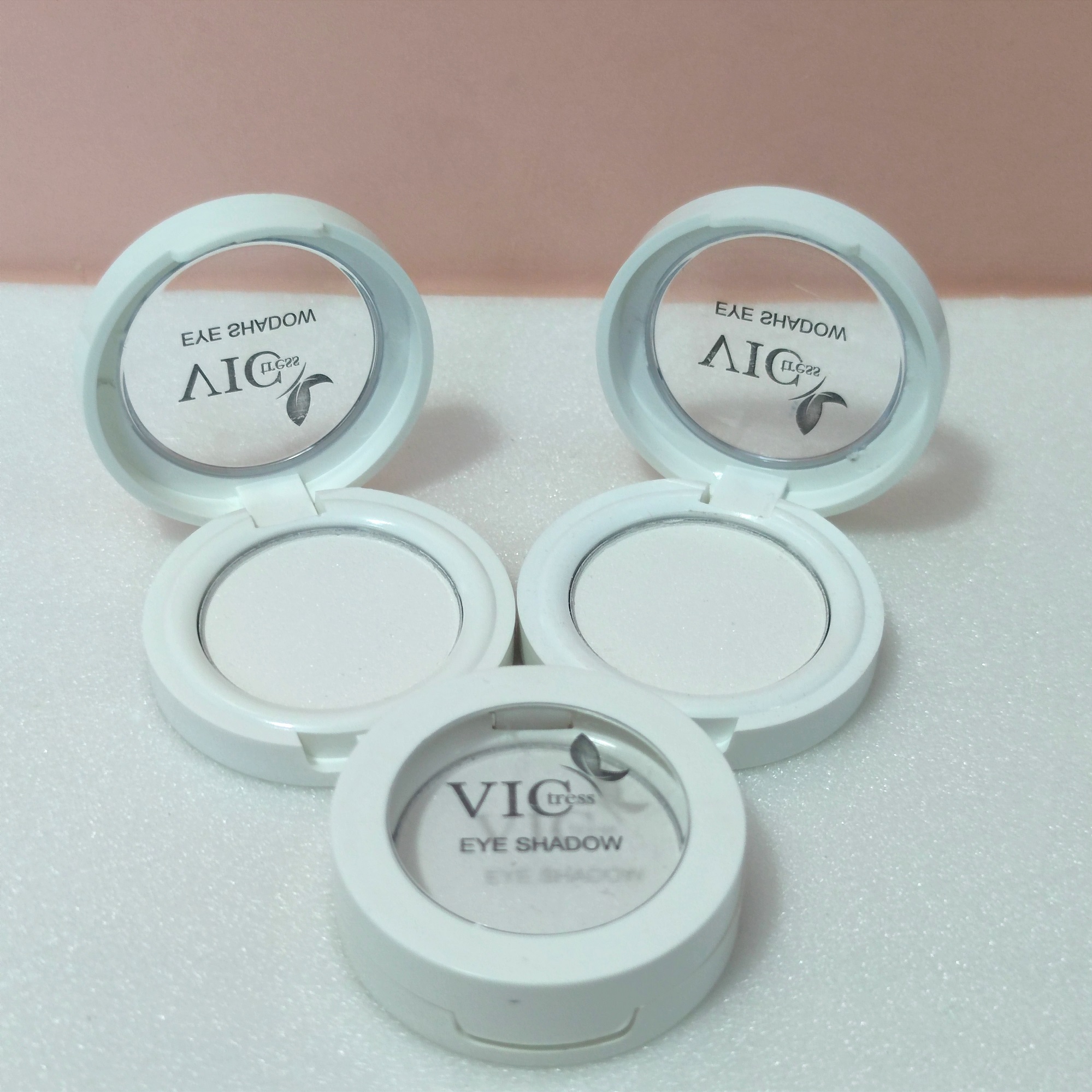 سایه چشم تکی سفید vic tress