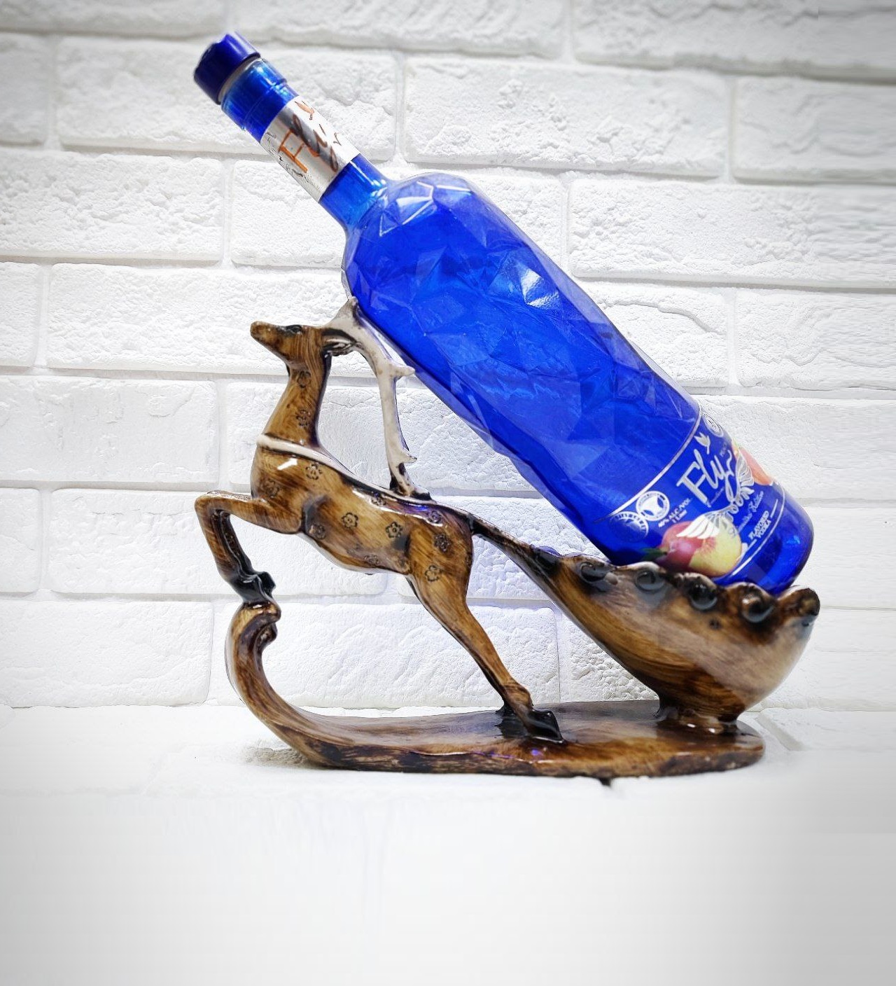 مجسمه گوزن جابطری (پست پیشتاز پس کرایه)