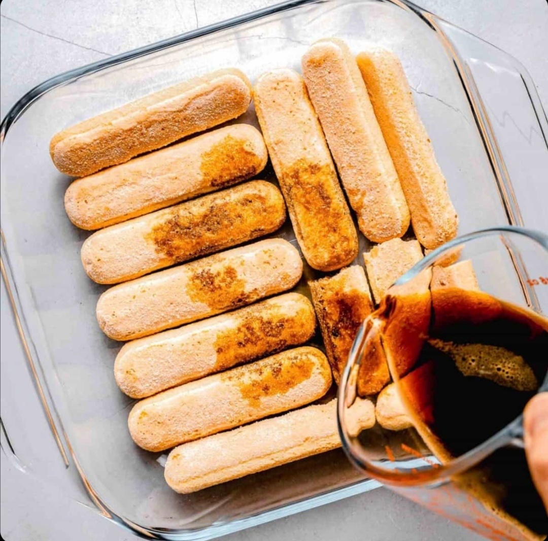 بسکوییت لیدی فینگر ساویاردی لاگو ایتالیا 400gLago Savoiardi Lady Fingers(اورجینال)
