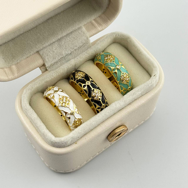 انگشتر میناکاری رنگی با نقوش طلایی در سه رنگ (مشکی، سبز، سفید)