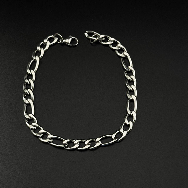 دستبند زنجیری مدل فیگارو ضخامت 6 میل رنگ نقرهای