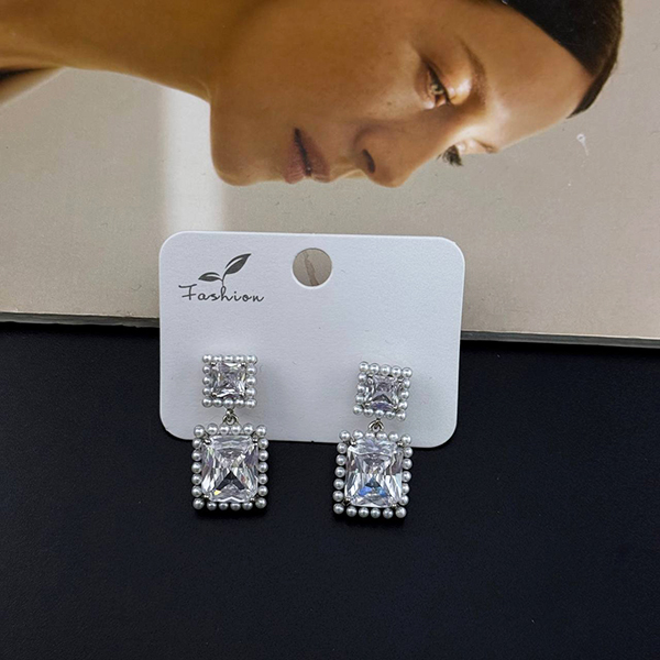 گوشواره نگین مربعی دو طبقه نقرهای