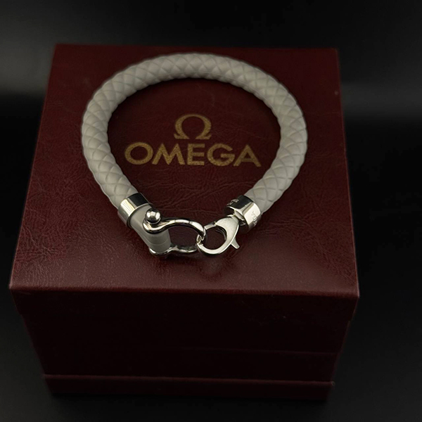 دستبند امگا طوسی با بند رابر کد 10973