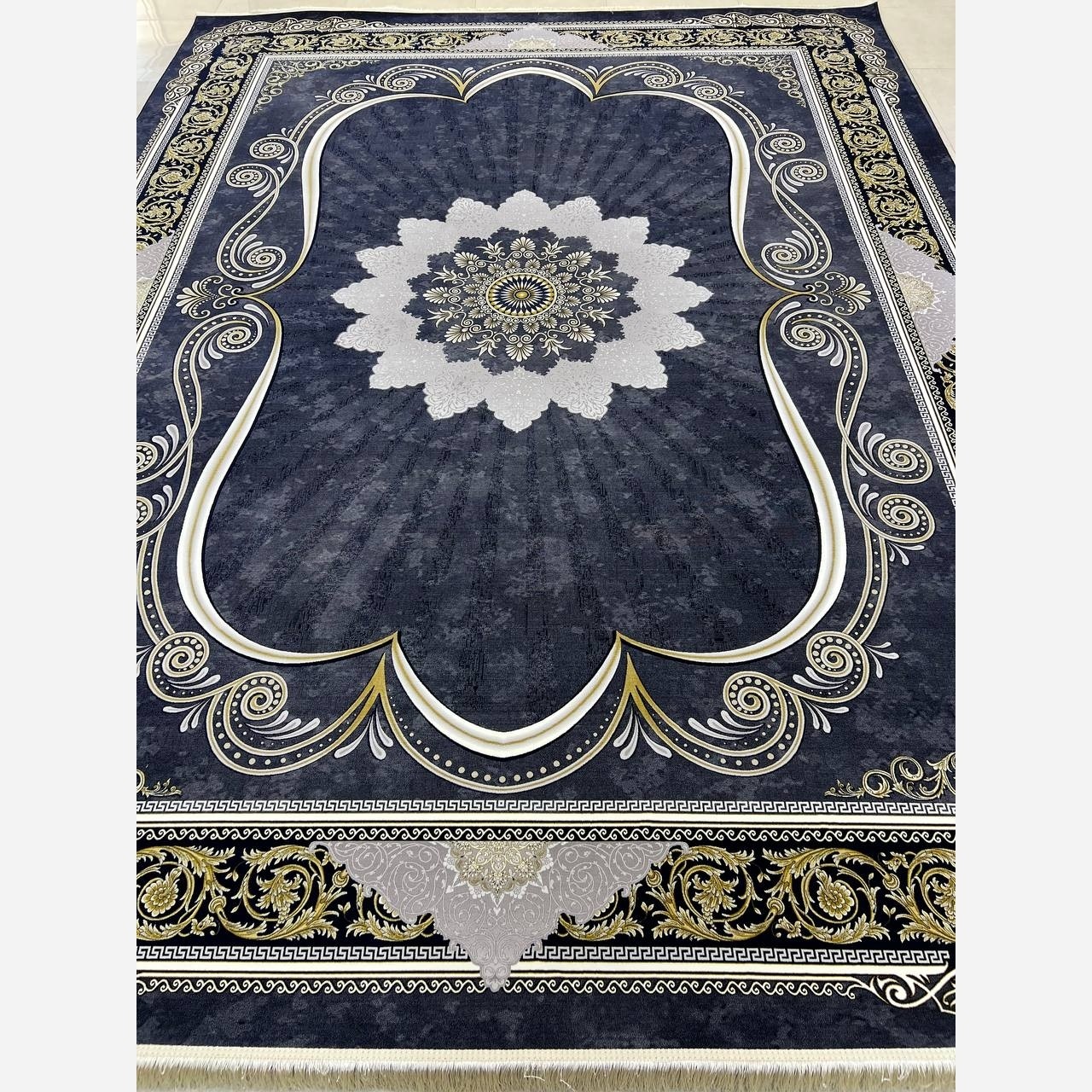 فرش ماشینی کاشان،1200شانه آکریلیک،تراکم 3600،ورساچه سرمه ای،کف ساده،9 متری (طبق سفارش مشتری) 