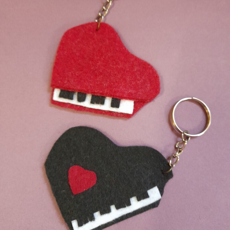 آویز کیف نمدی پیانوطرح قلب دلبر