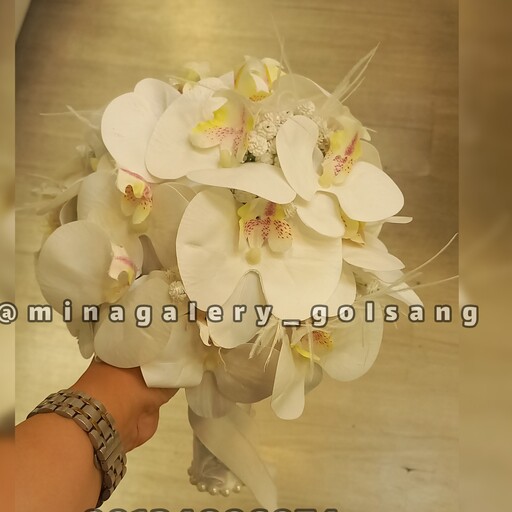 دسته گل عروس مصنوعی با گل های خارجی قابل تغییر به سلیقه مشتری عزیز. ما با توجه به بودجه و سلیقه شما هم دیزاین میکنیم