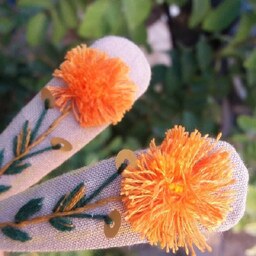 گیره موی گلدوزی شده با دست گل نارنجی(طرح105)