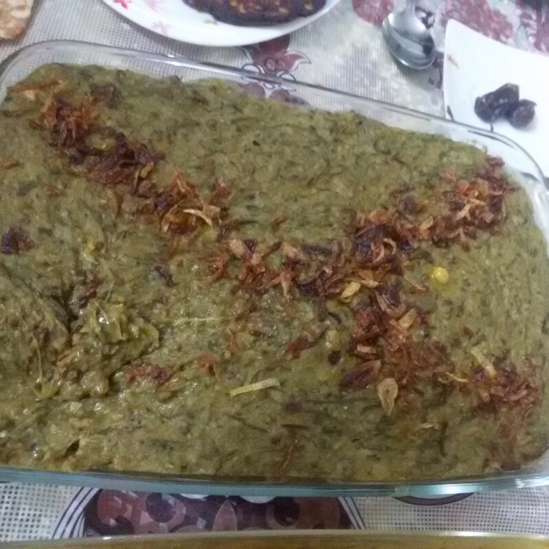 غذای سنتی اصفهان گوشت و لوبیا دارای طعم و عطری بینظیر ،خوشرنگ، سالم ،بهداشتی