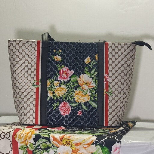 کیف زنانه ی چنل طرح گلدار رنگ سفید و مشکی زیبا و شیک و باوام کد (66)