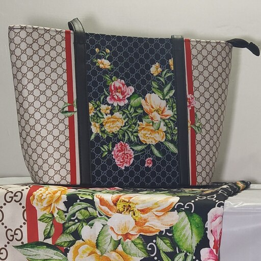 کیف زنانه ی چنل طرح گلدار رنگ سفید و مشکی زیبا و شیک و باوام کد (66)