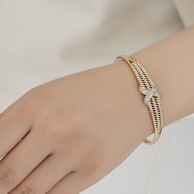 دستبند النگویی ژوپینگ زنانه به همراه انگشتر  با کیفیت عالی و بسیار مشابه طلا  کد 0043 ستیز 2و 3 و انگشتر سایز 9