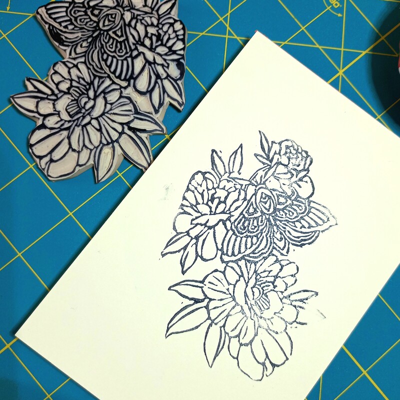 مهر دستساز لینو طرح گل و پروانه