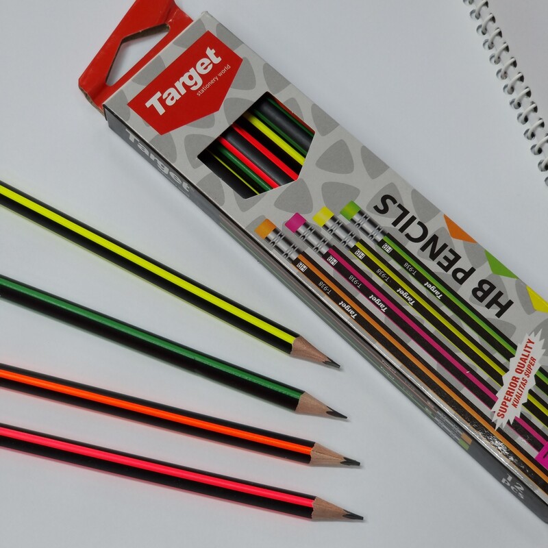 مداد مشکی سه گوش پاکن دار بدنه رنگی تارگت تک عددی