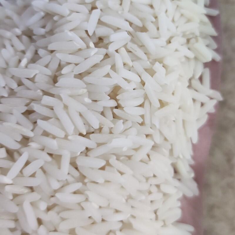 برنج هاشمی دانه بلند درجه یک ، محصول شالیزار های آستانه اشرفیه در گونی های 10 کیلویی 